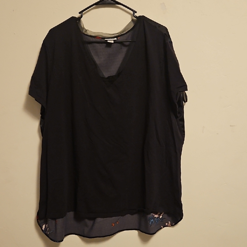 Ava & Viv Black Short Sleeve V-Neck Tee - 2X